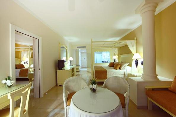 Habitación Family Master Suite Grand Bahia Principe El Portillo 1